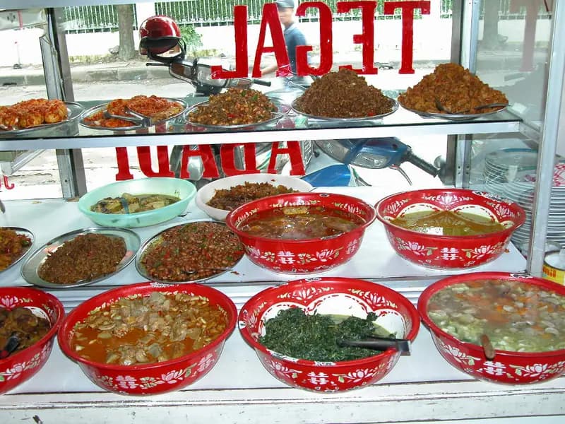 Warung Makan Terdekat: Surga Kuliner Murah Meriah Indonesia